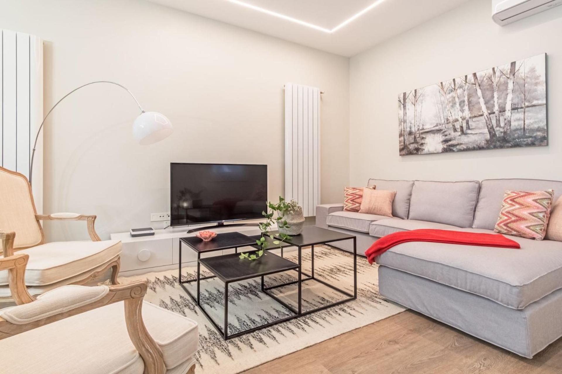 Apartment Experience The Of Madrid! Gran Via For 6, Comfort And Style In The Heart Of Chueca Iii *
